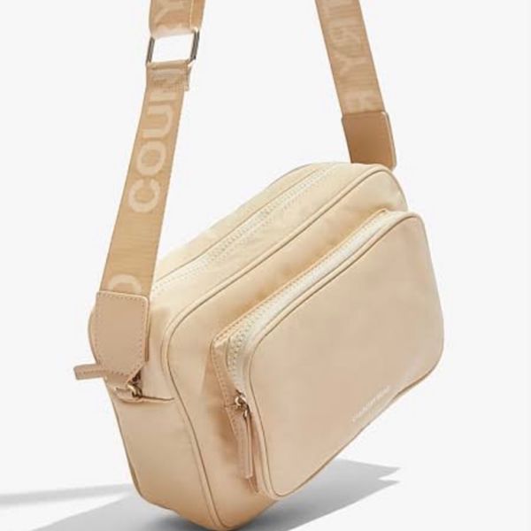 Women Brand new Country Road crossbody O YAGA