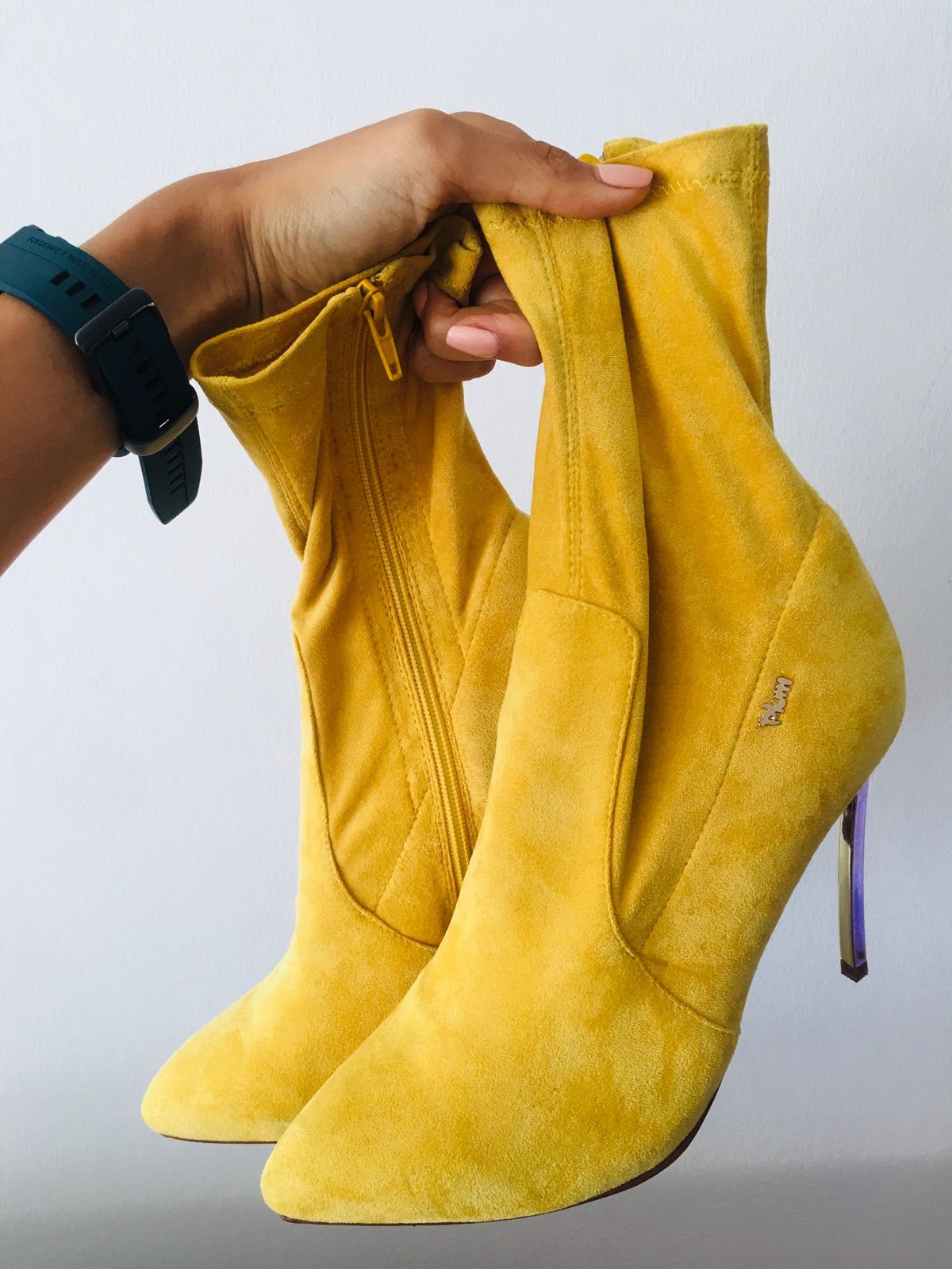 mustard coloured boots
