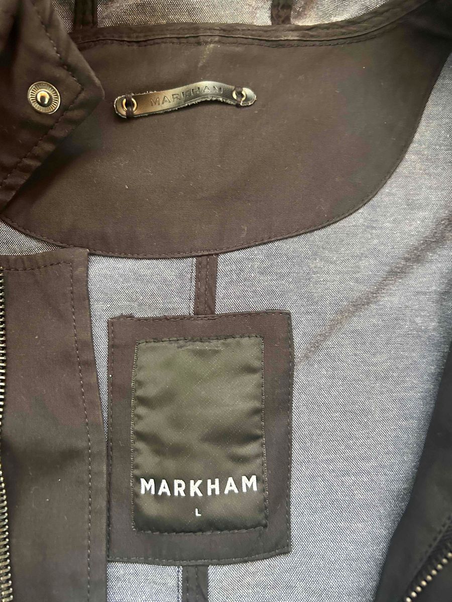 Very beautiful Markham winter jacket still in a good condition. The price is slightly negotiable an