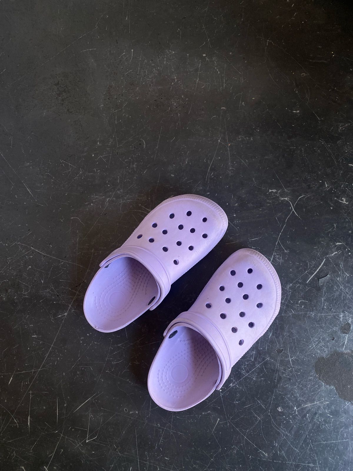 Pastel hotsell purple crocs