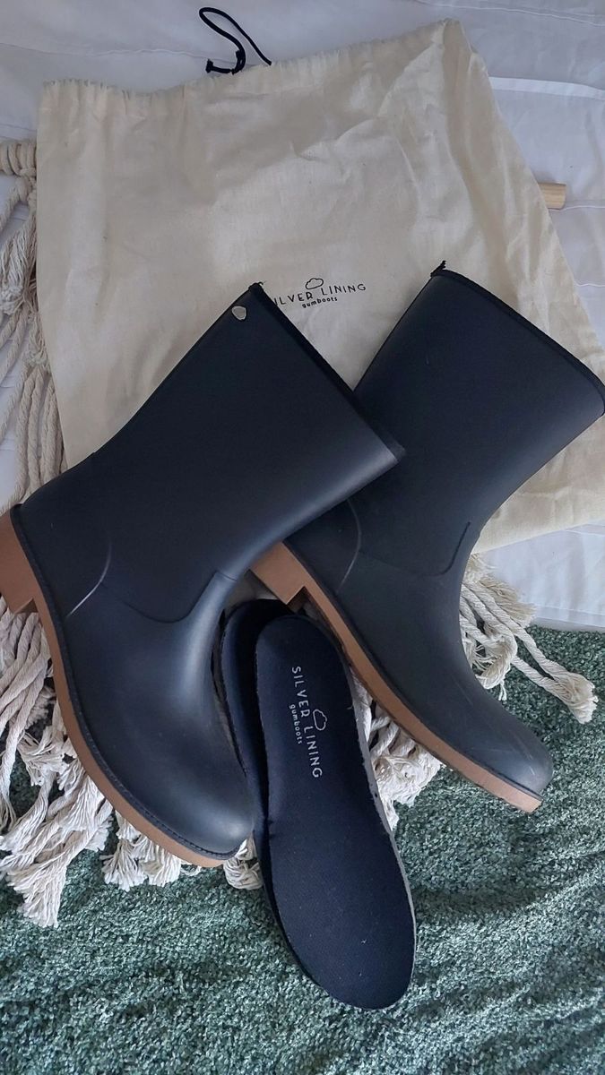 Women Silver Lining Gumboot fits a size 6 W Yaga SA