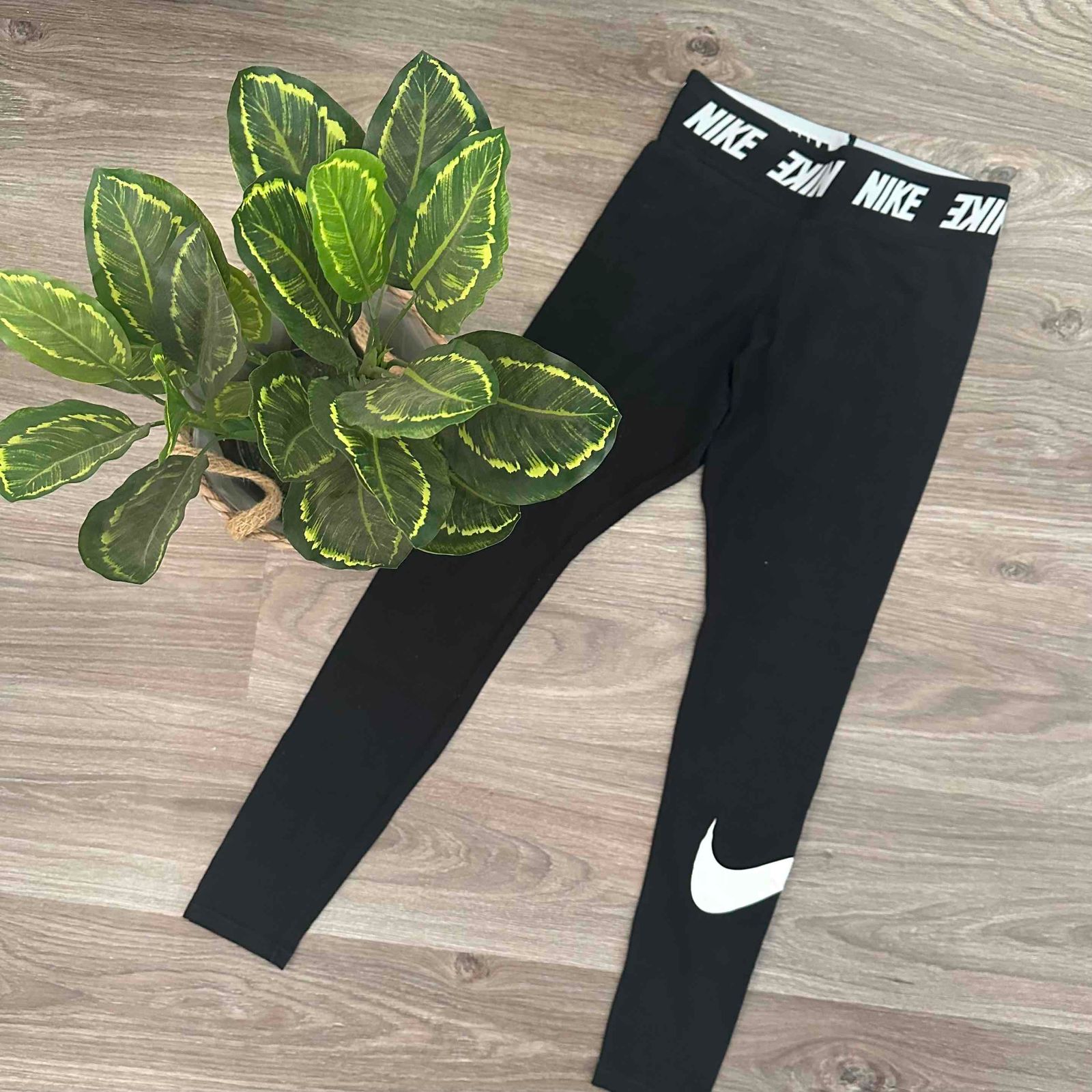 nike leggings with checks all over