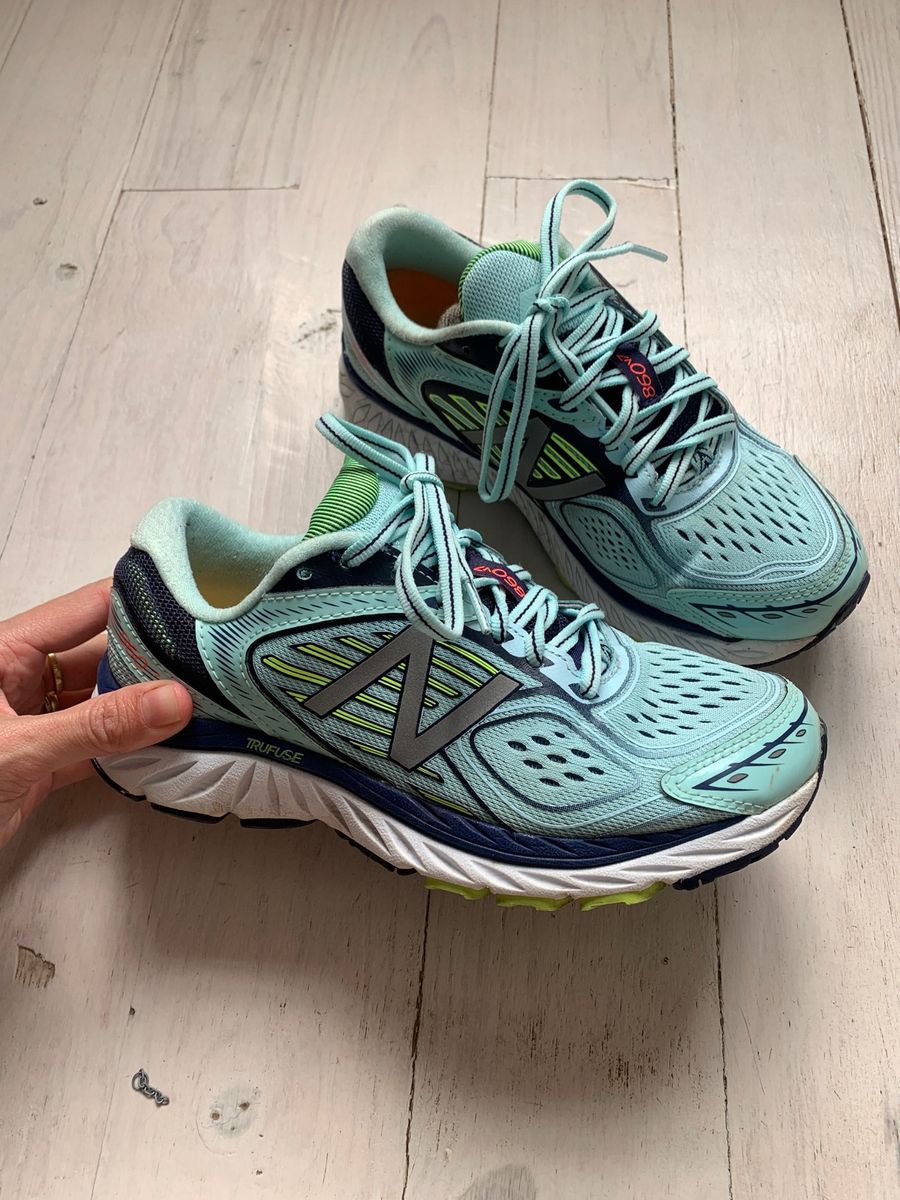 Women New Balance Running Shoe. 860v7 Yaga SA