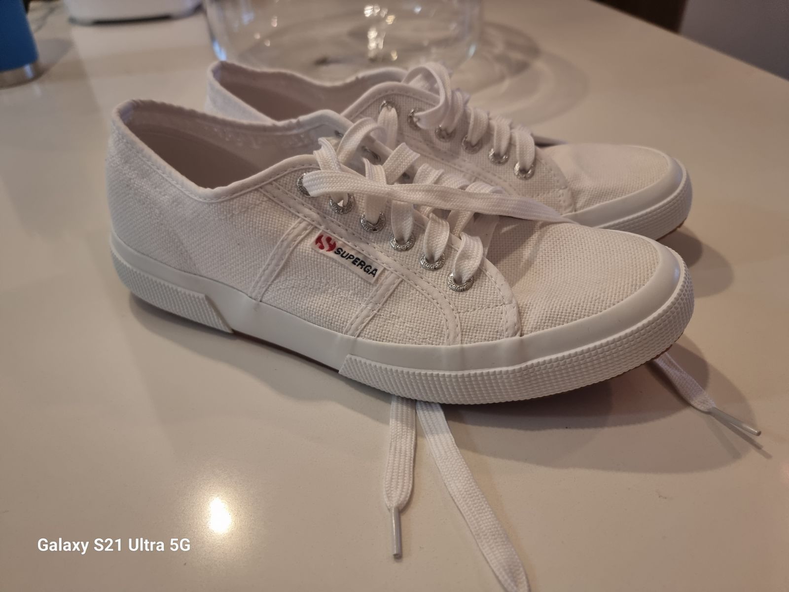 Scarpe superga outlet maculate