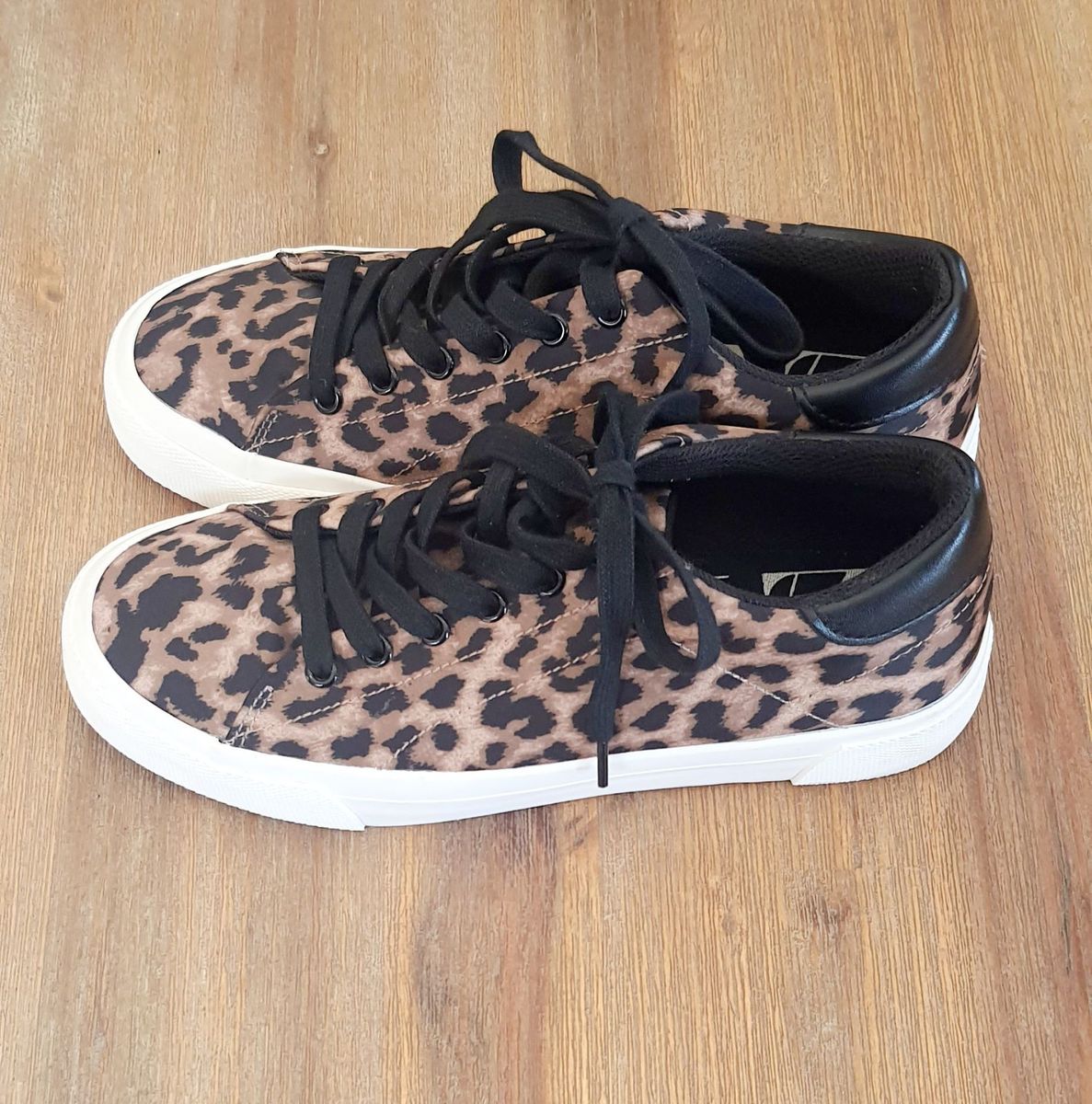 Animal print 2025 sneakers zara