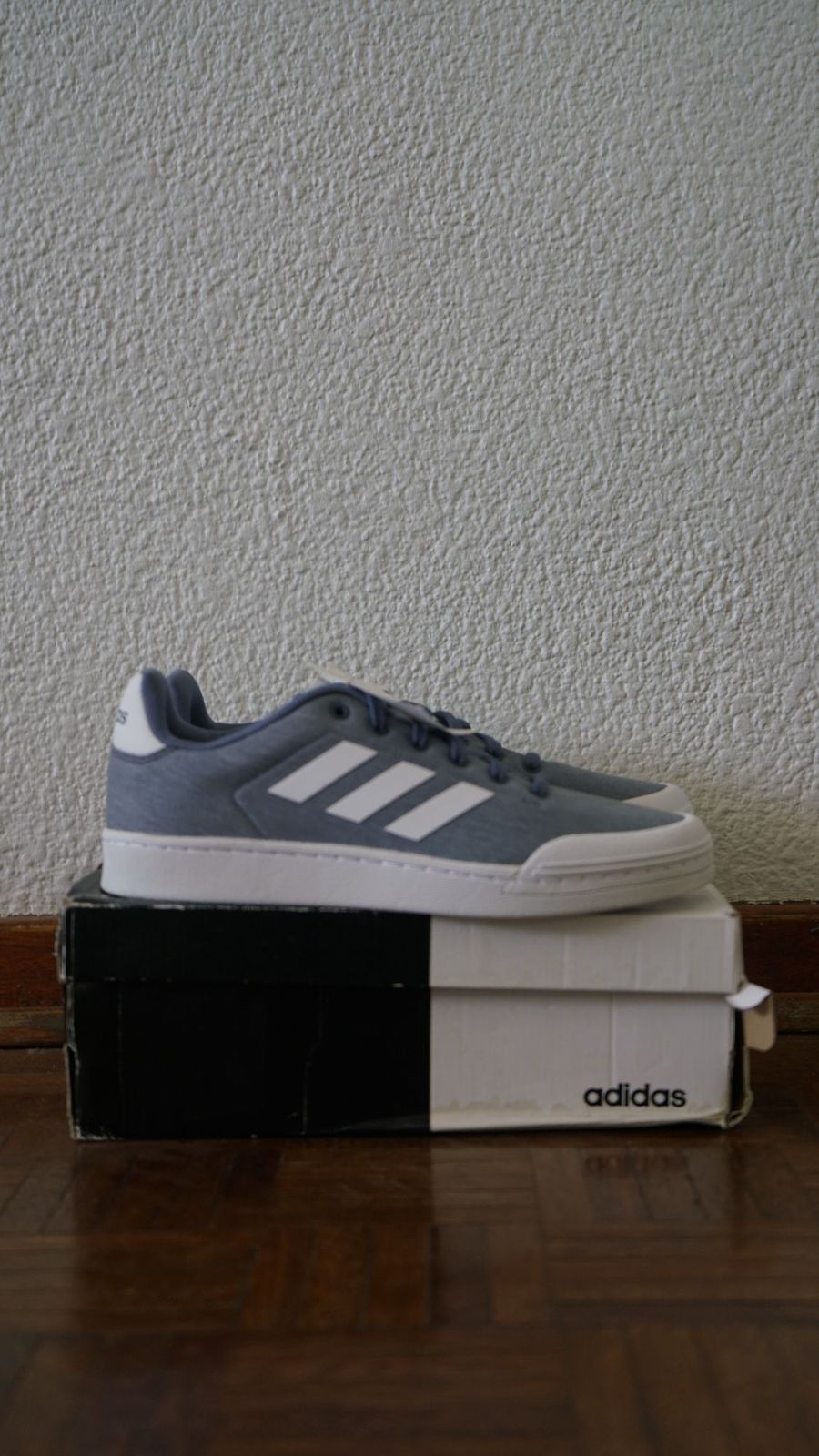 Adidas court hotsell 70s grey