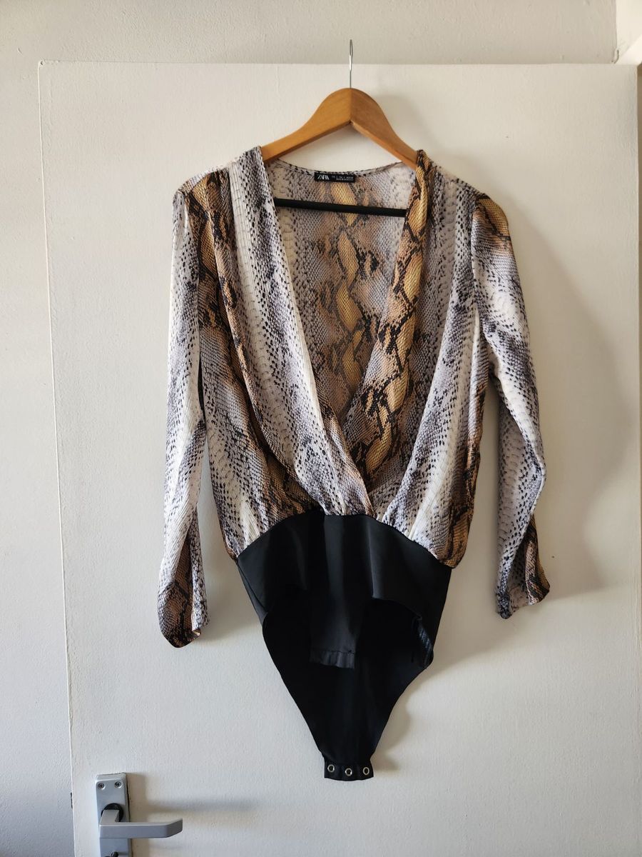 Snake print 2025 bodysuit zara