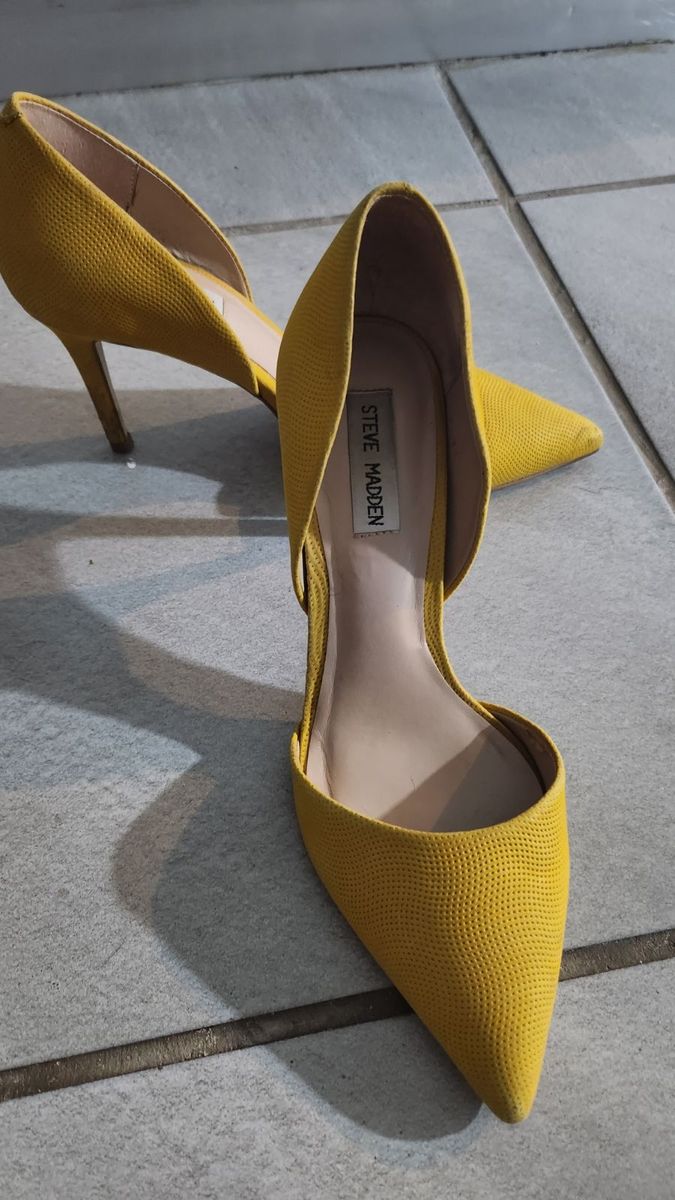Steve madden yellow pumps hot sale