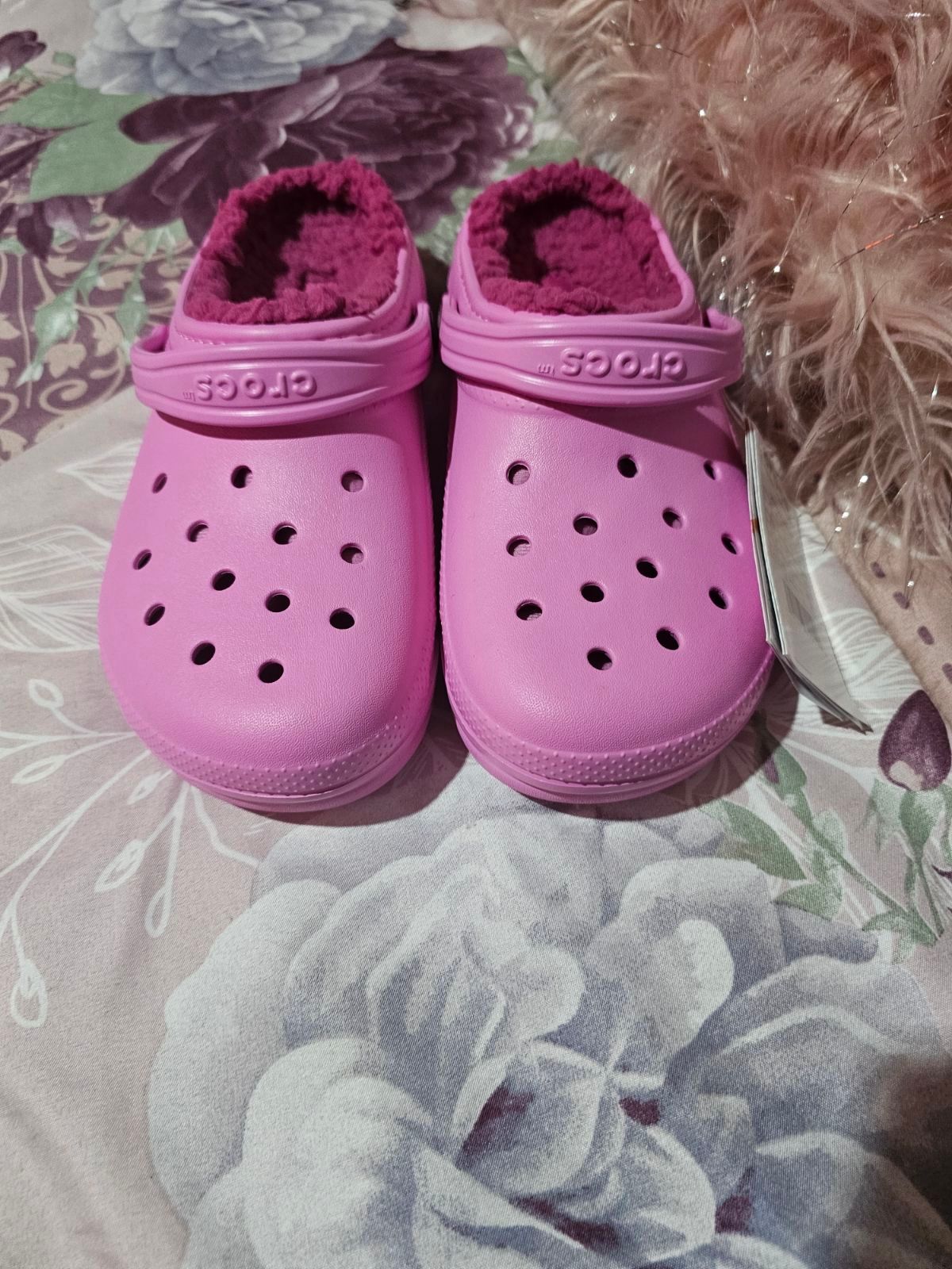 pink crocs size 5