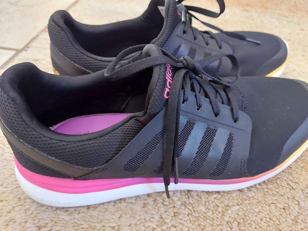 Women Adidas neo cloudfoam Black with pink an Yaga SA