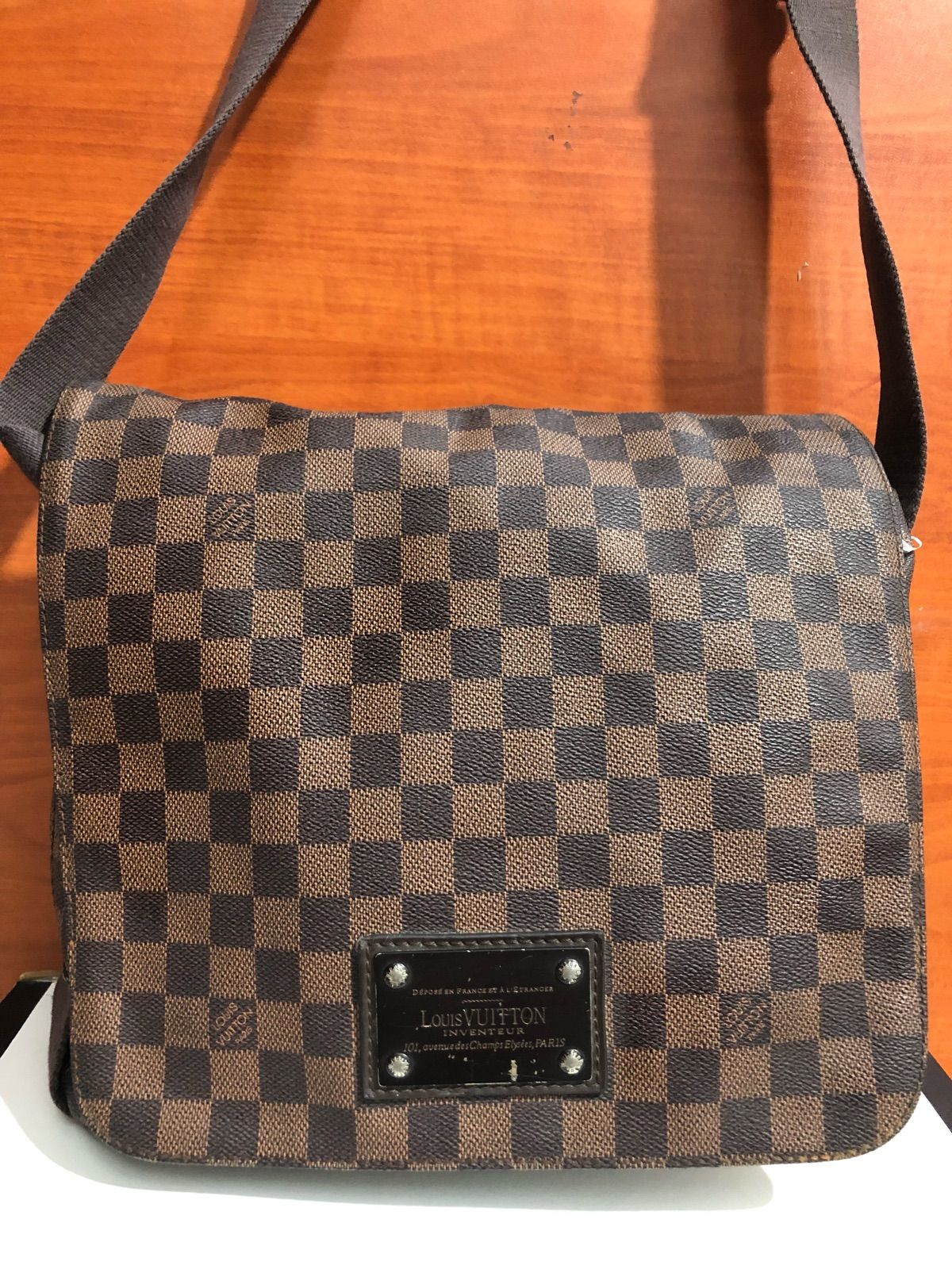 Louis vuitton best sale inventeur messenger bag