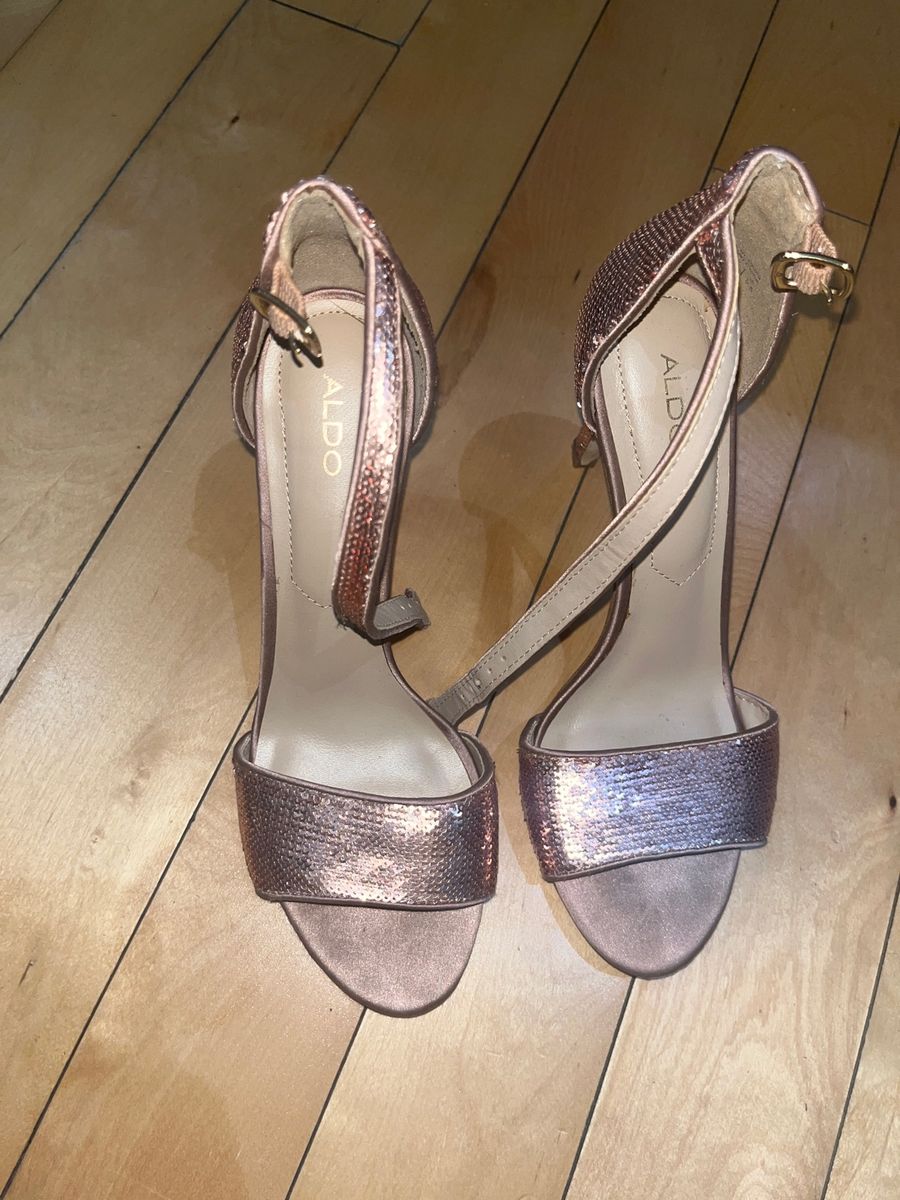 Aldo rose 2025 gold heels