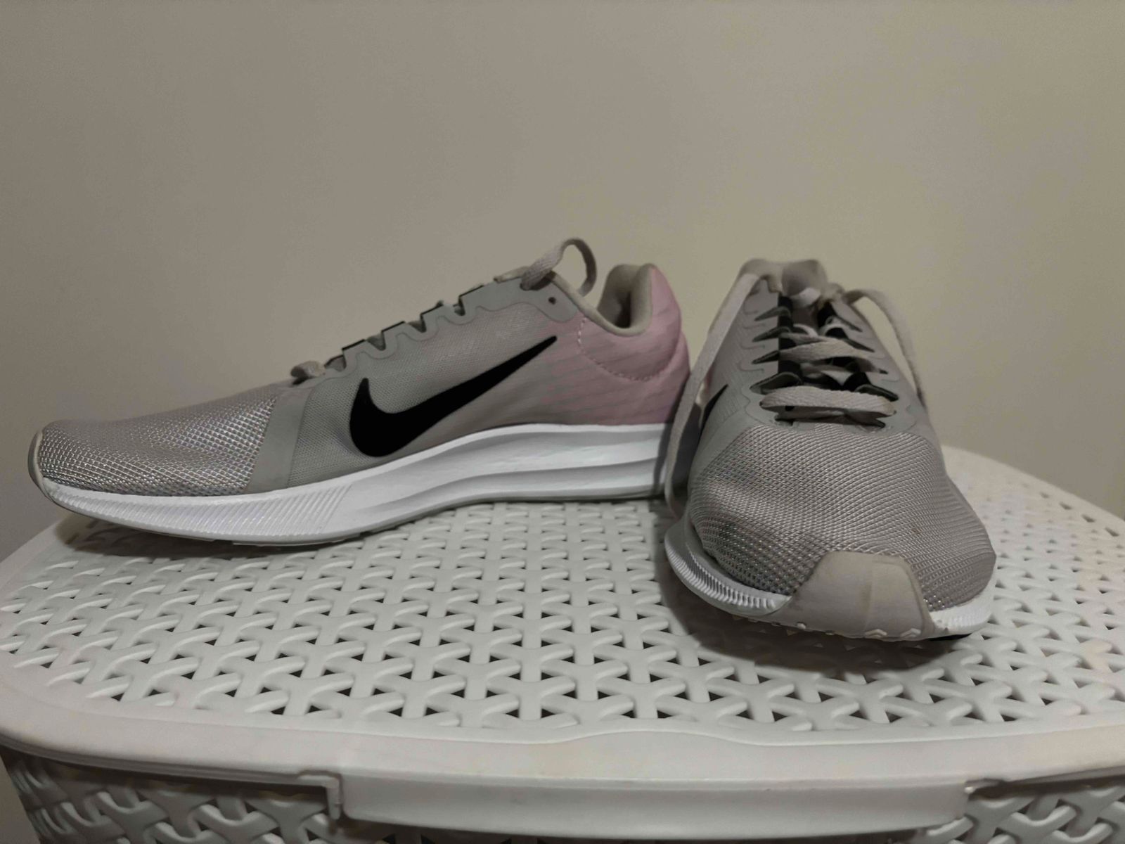 nike downshifter 8 grey pink