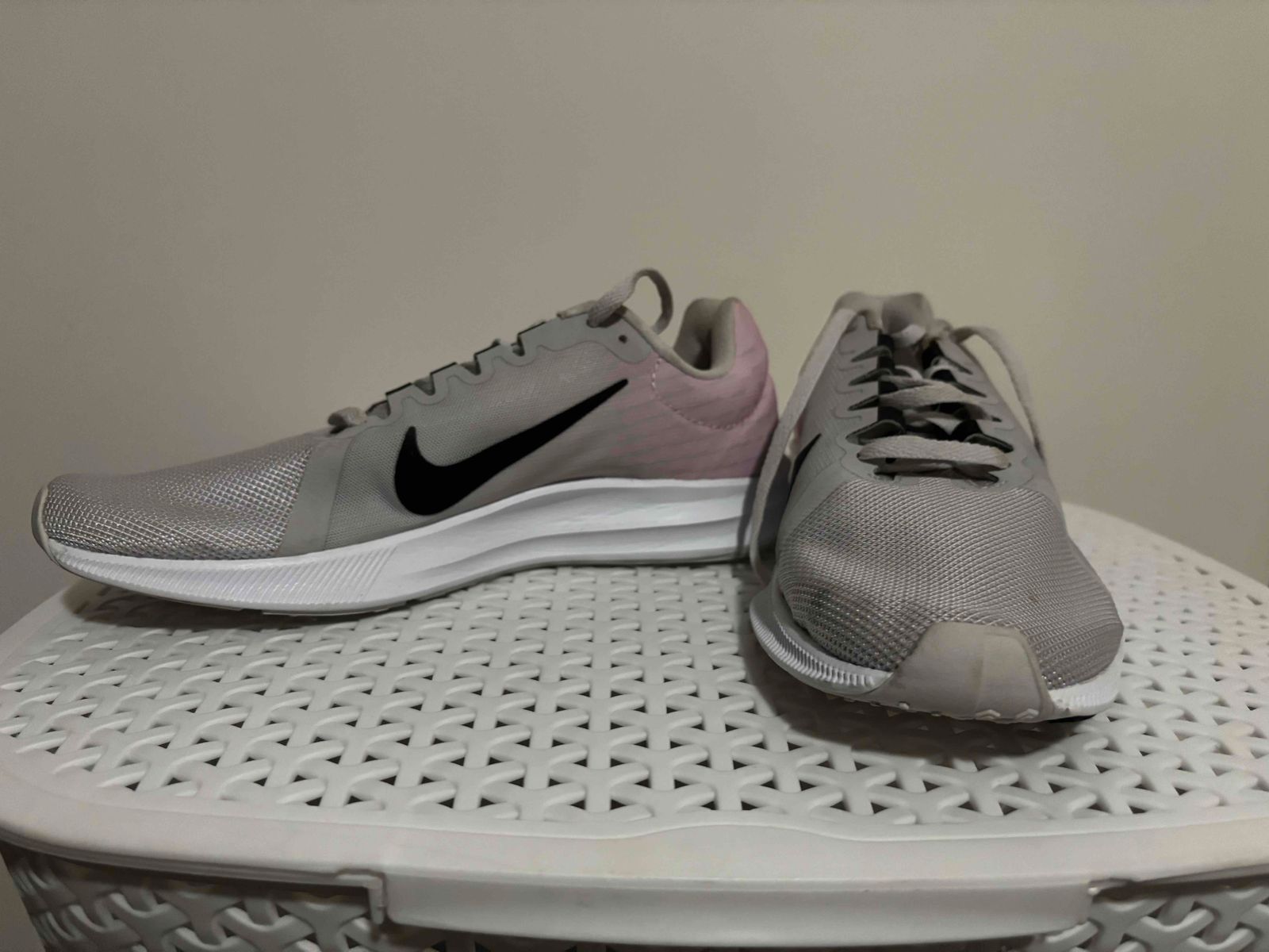 Nike downshifter outlet 8 grey pink