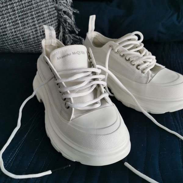 Real Deal Alexander McQUEEN Tread Slick sneakers. Foam soles makes it feel like you walking in heave