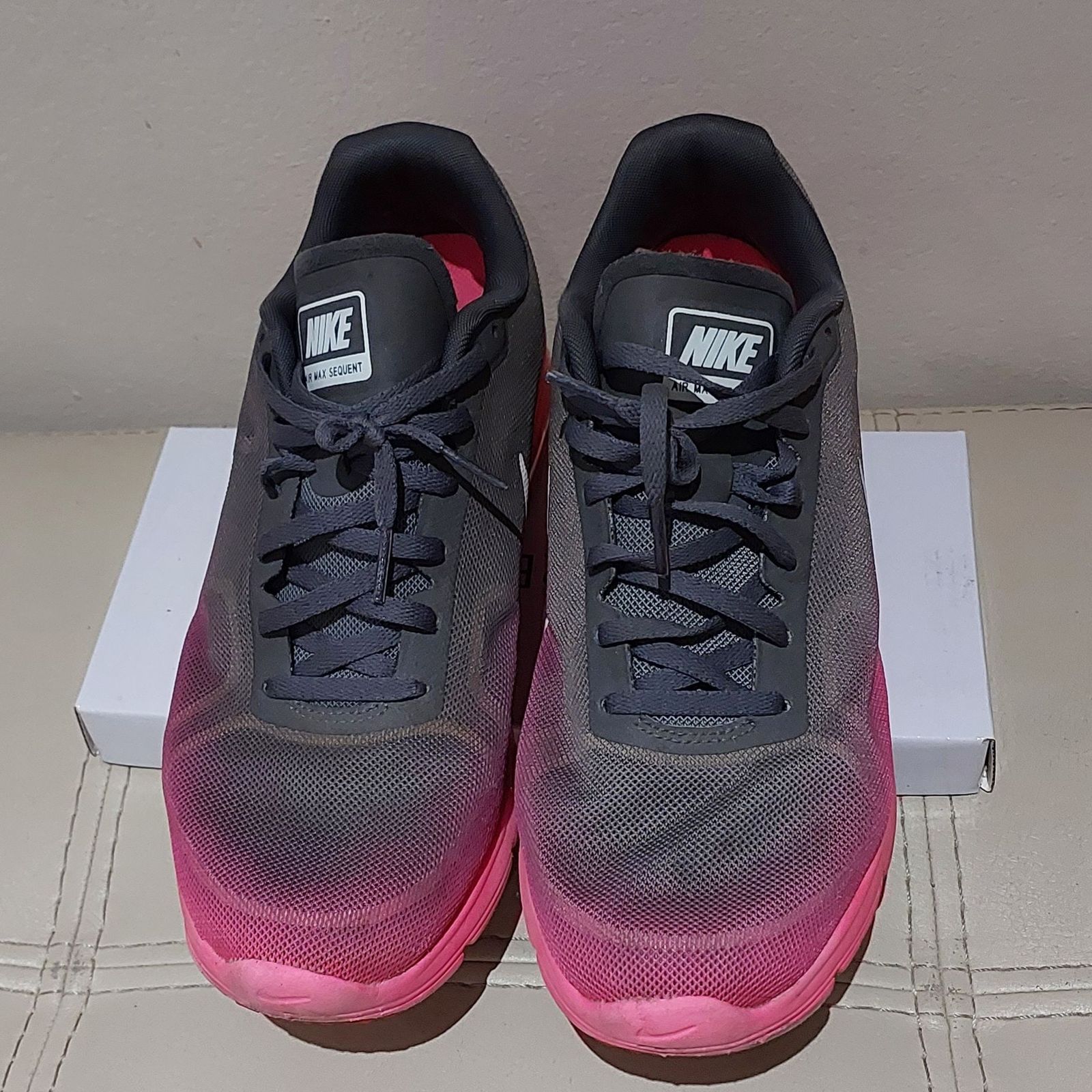 Nike air max sequent best sale grey pink