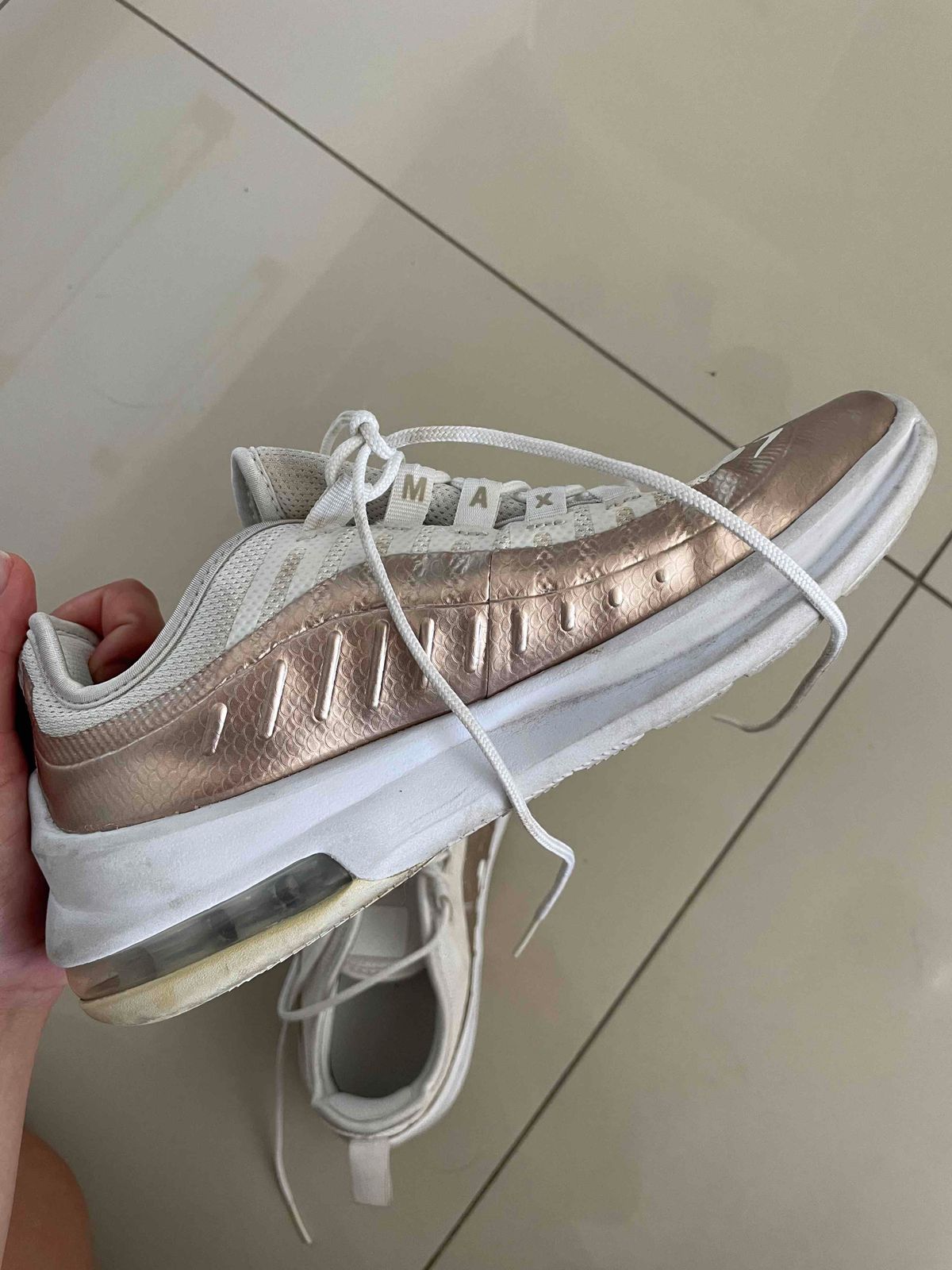 Women Nike air max rose gold size 5 Yaga SA