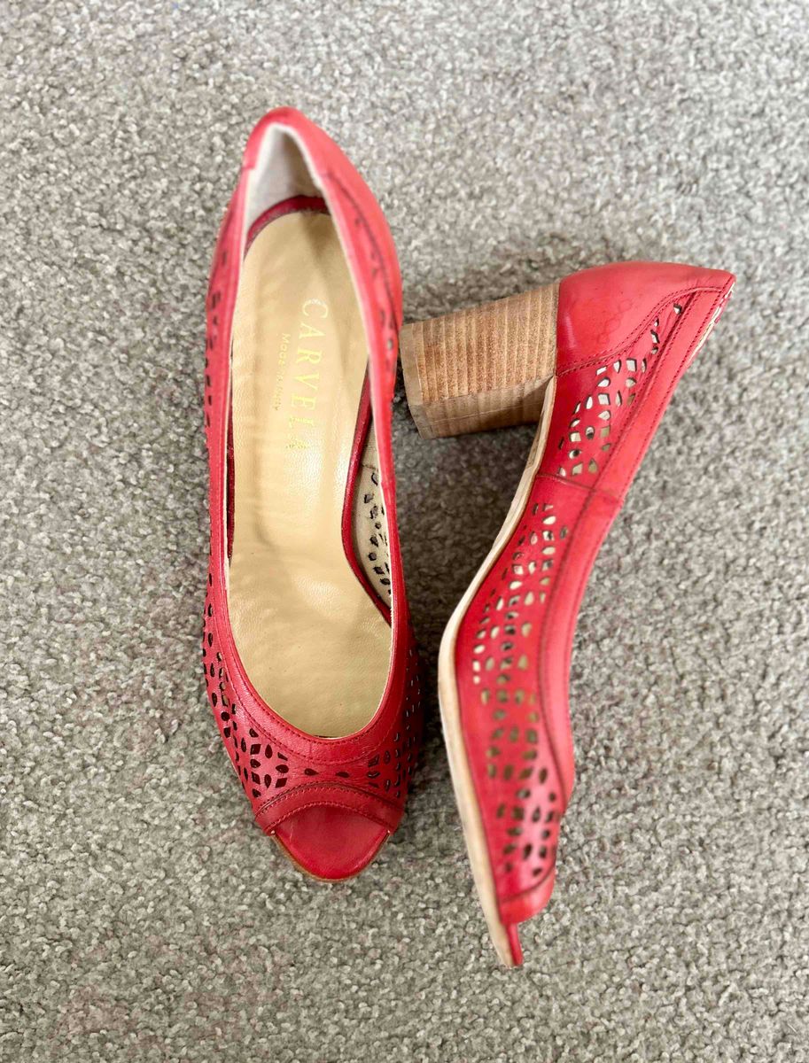 Carvela red sales court shoes
