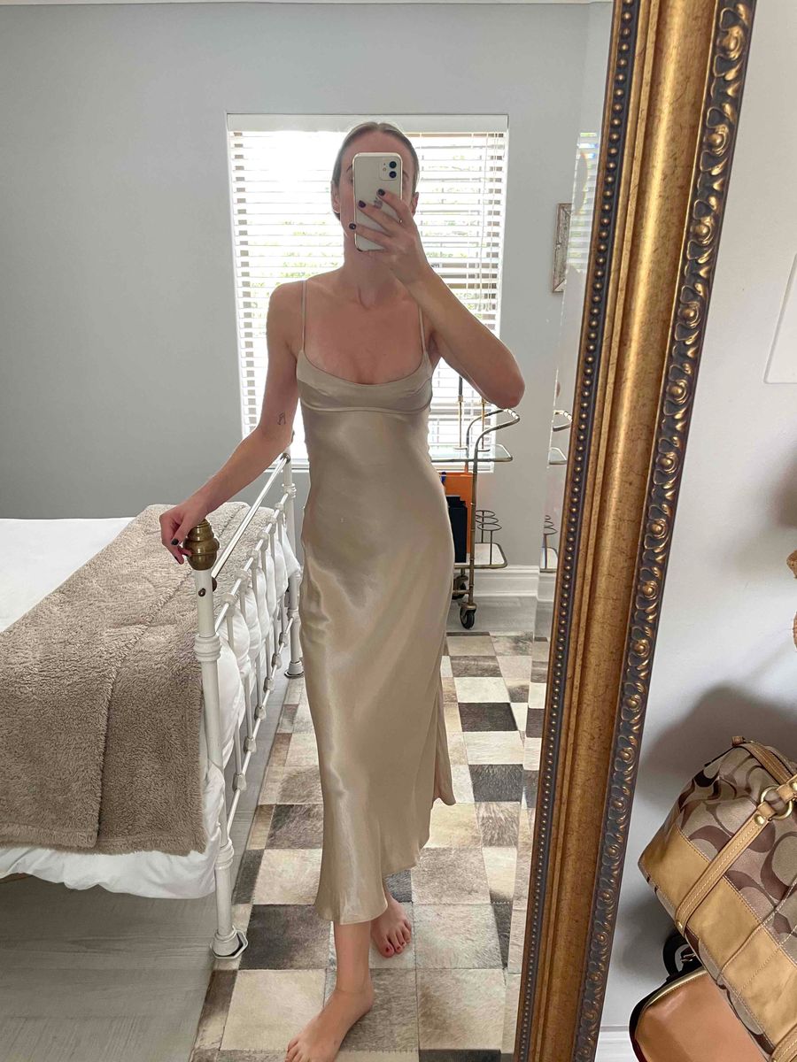 champagne dress zara A classic champagne dress with an adorable fit! Shop our Zara Dress online & in app! $66