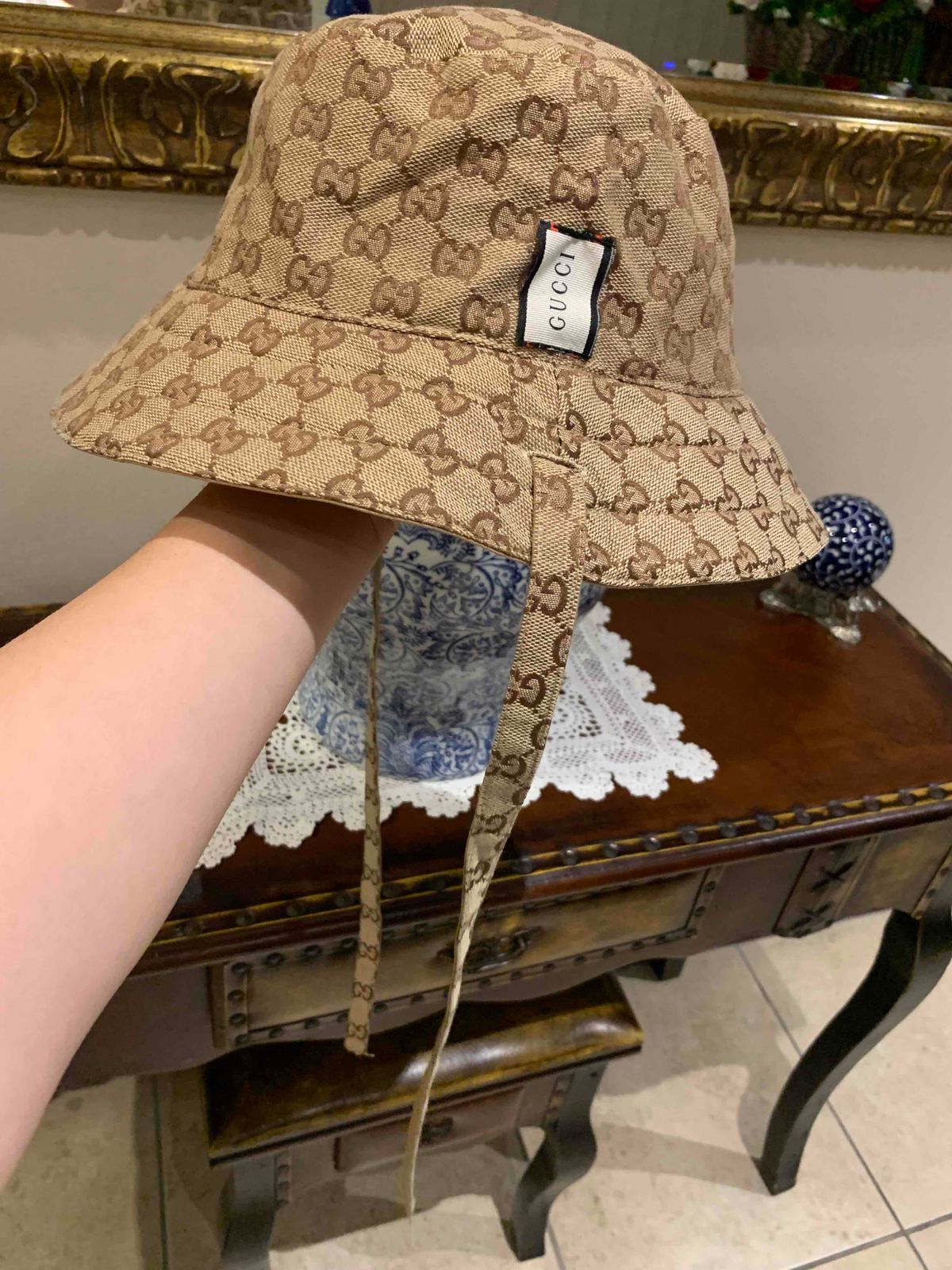 Women Ladies classic Gucci bucket hat Yaga SA