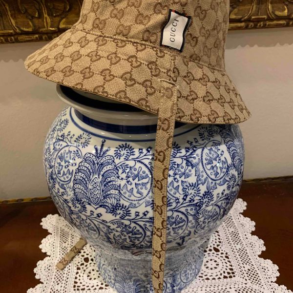 Women Ladies classic Gucci bucket hat Yaga SA