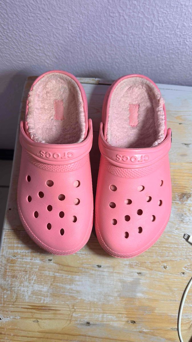 Crocs salmon shop