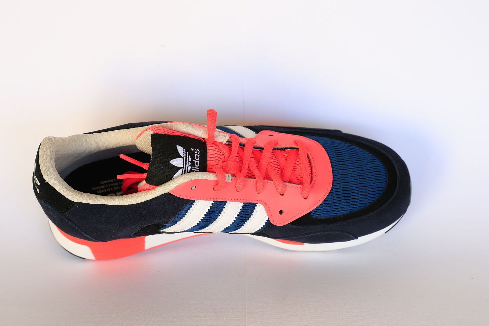 Men A pair of adidas Originals ZX 850 Yaga SA