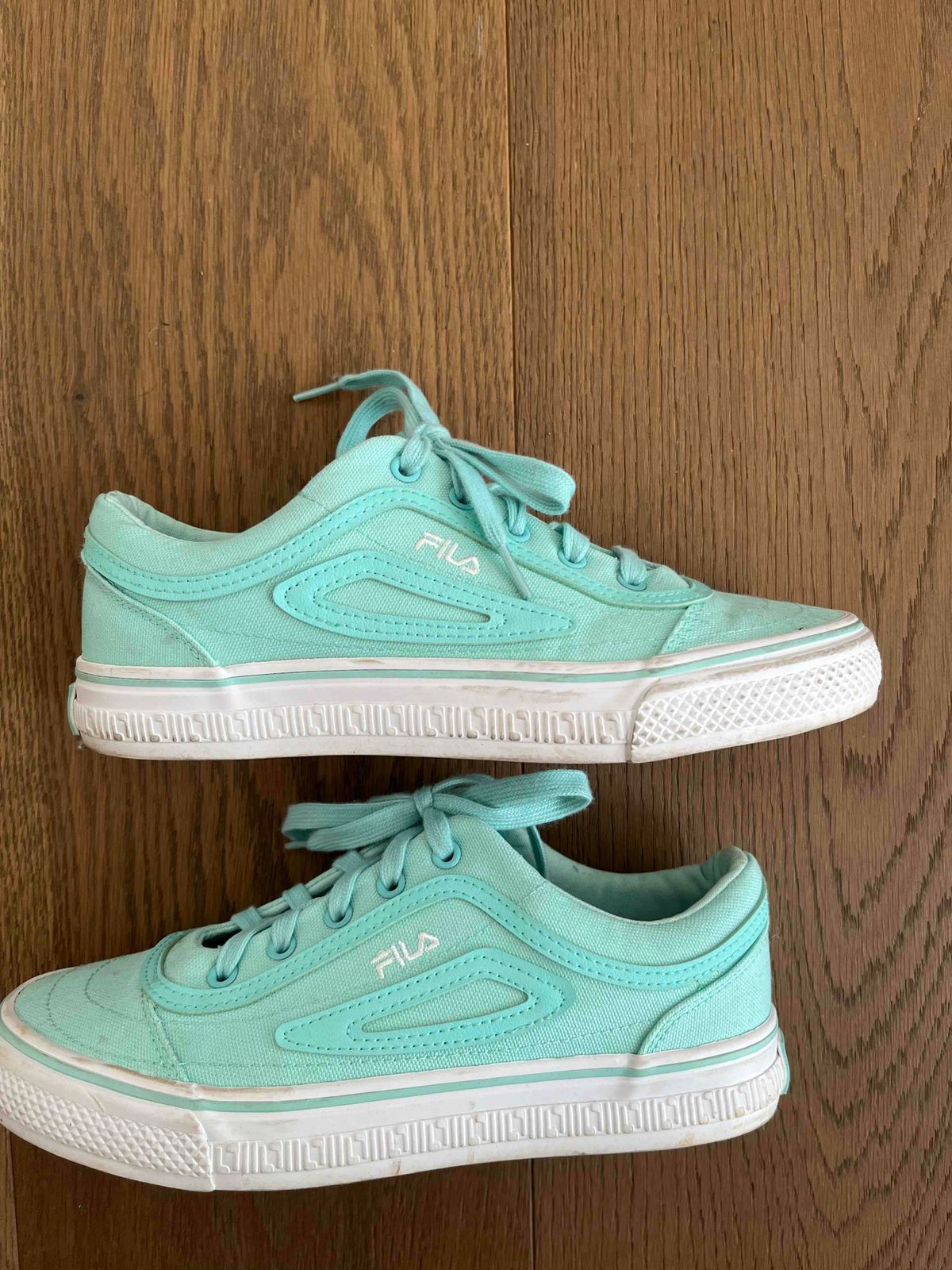 Mint green fila outlet shoes