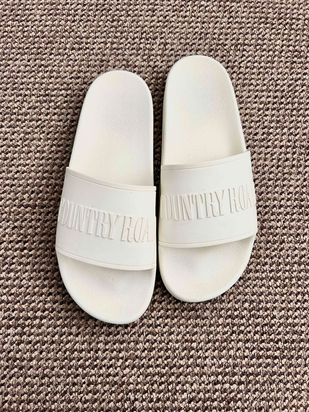 Yaga marketplace for preloved fashion