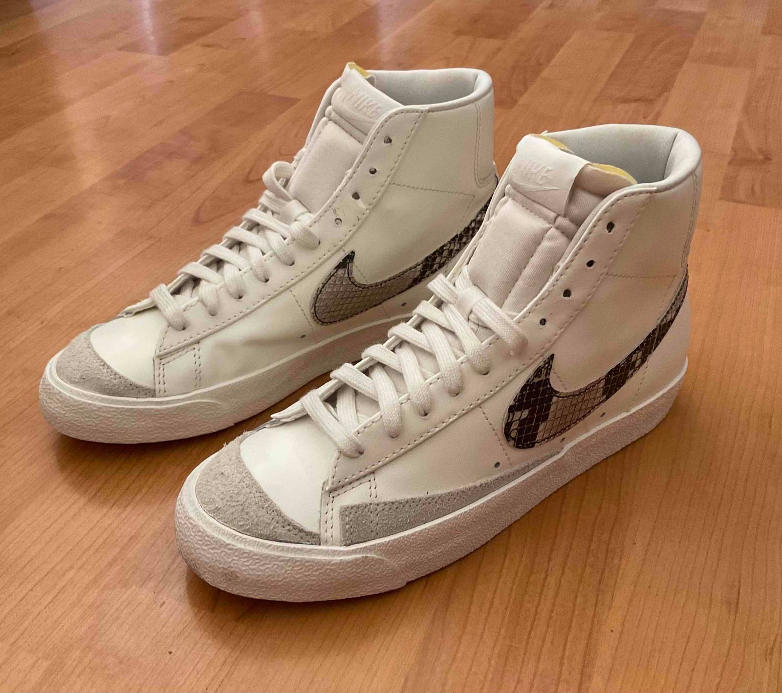 nike blazer mid 77 snake print