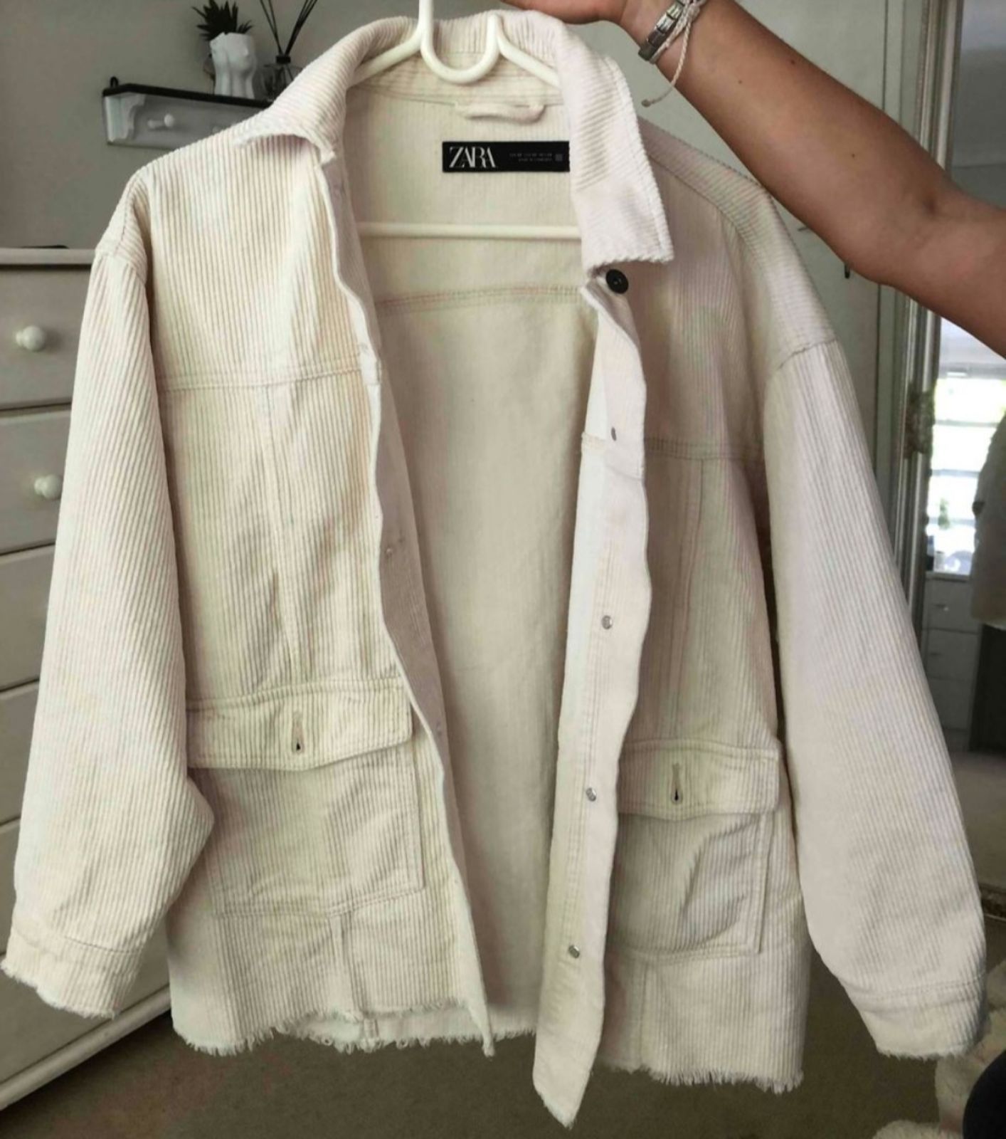 Women Zara corduroy jacket XS I bought this o YAGA