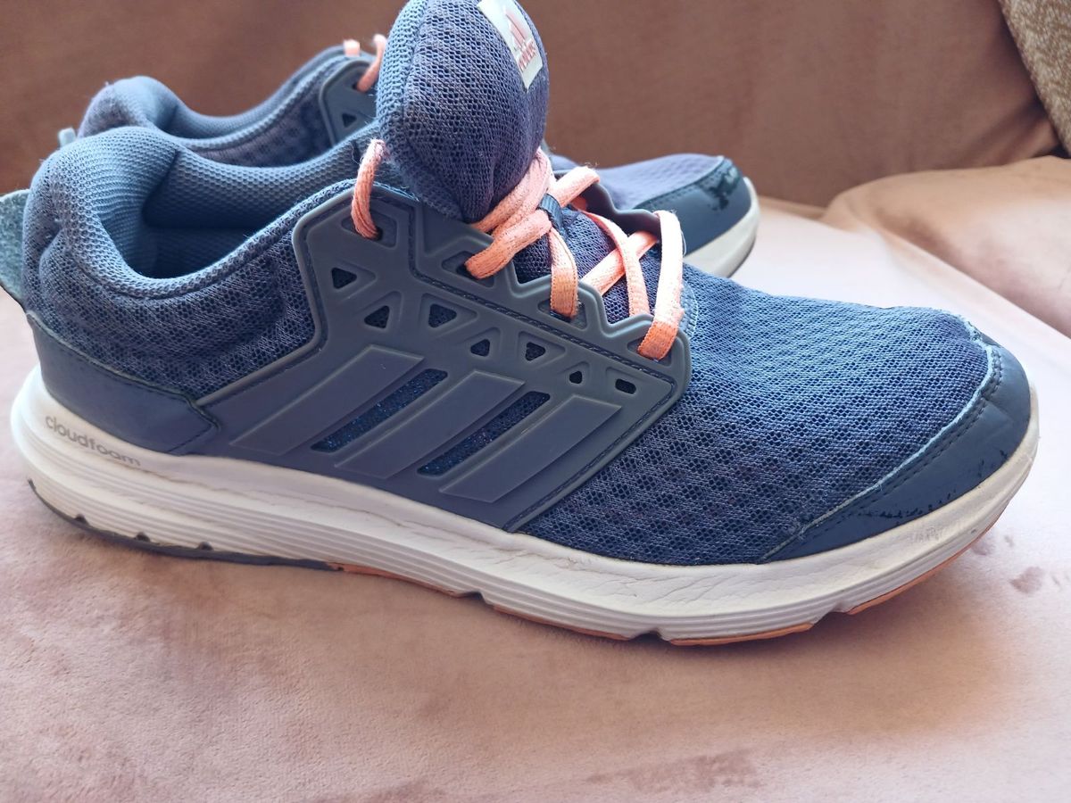 Women Adidas Cloudfoam tekkies. UK size 7 U Yaga SA