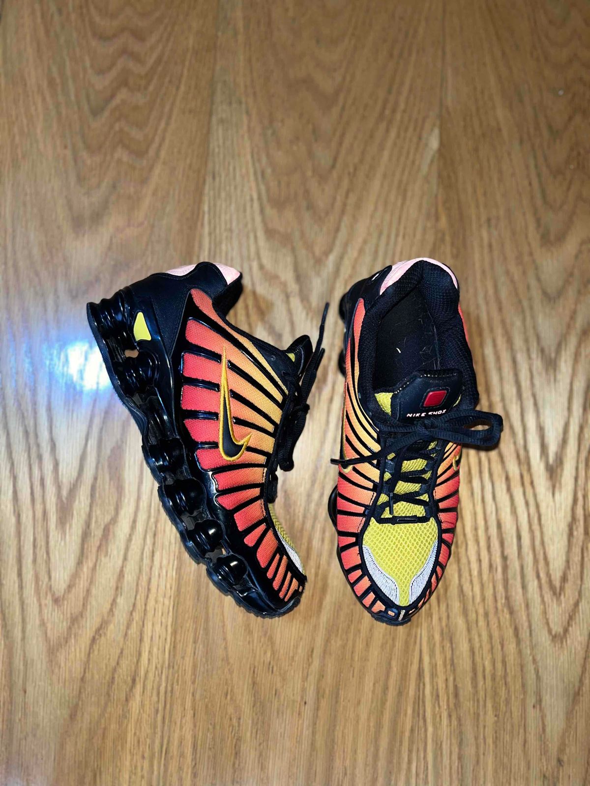 sunrise nike shox