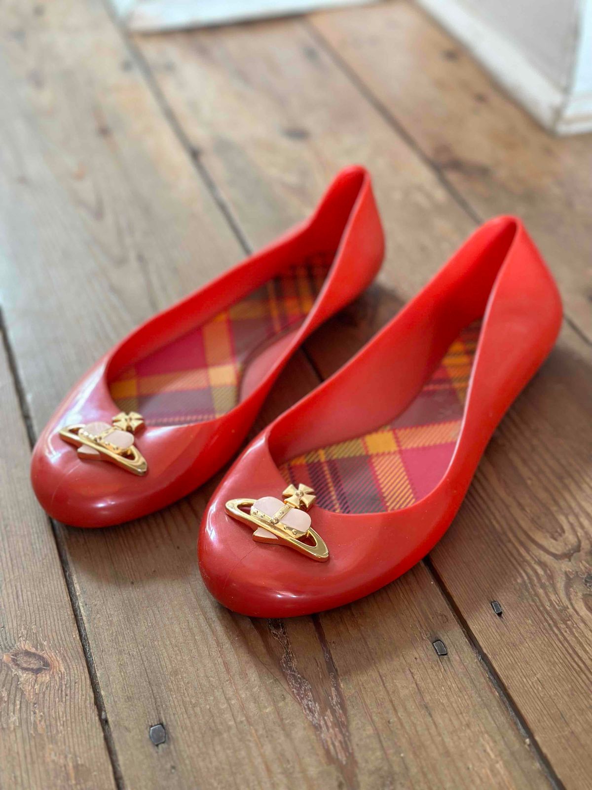 Women MELISSA X VIVIENNE WESTWOOD collaborati YAGA