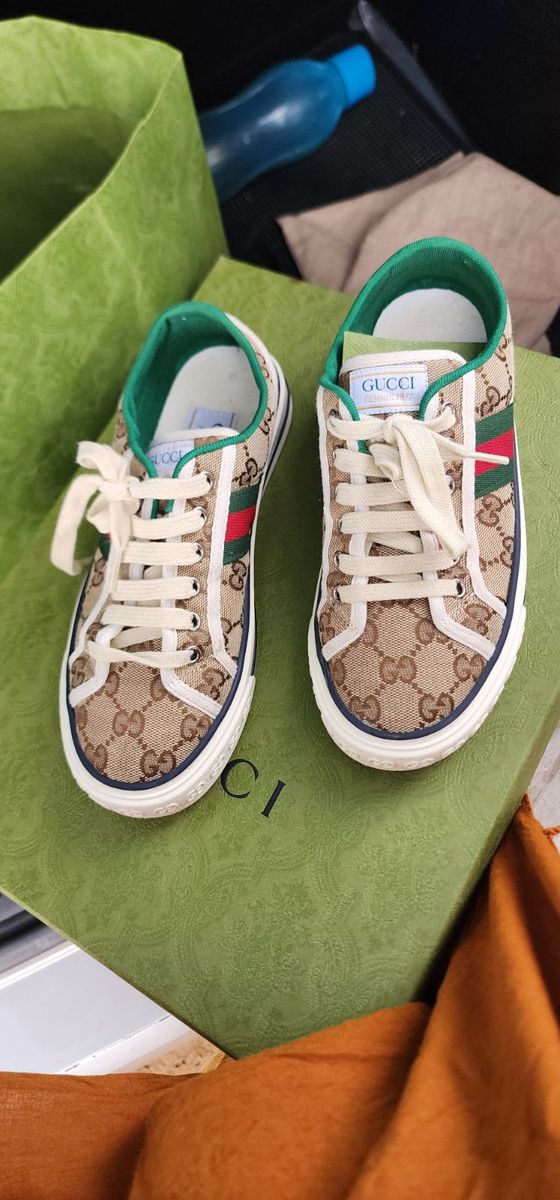 Gucci shoes 2025 in box