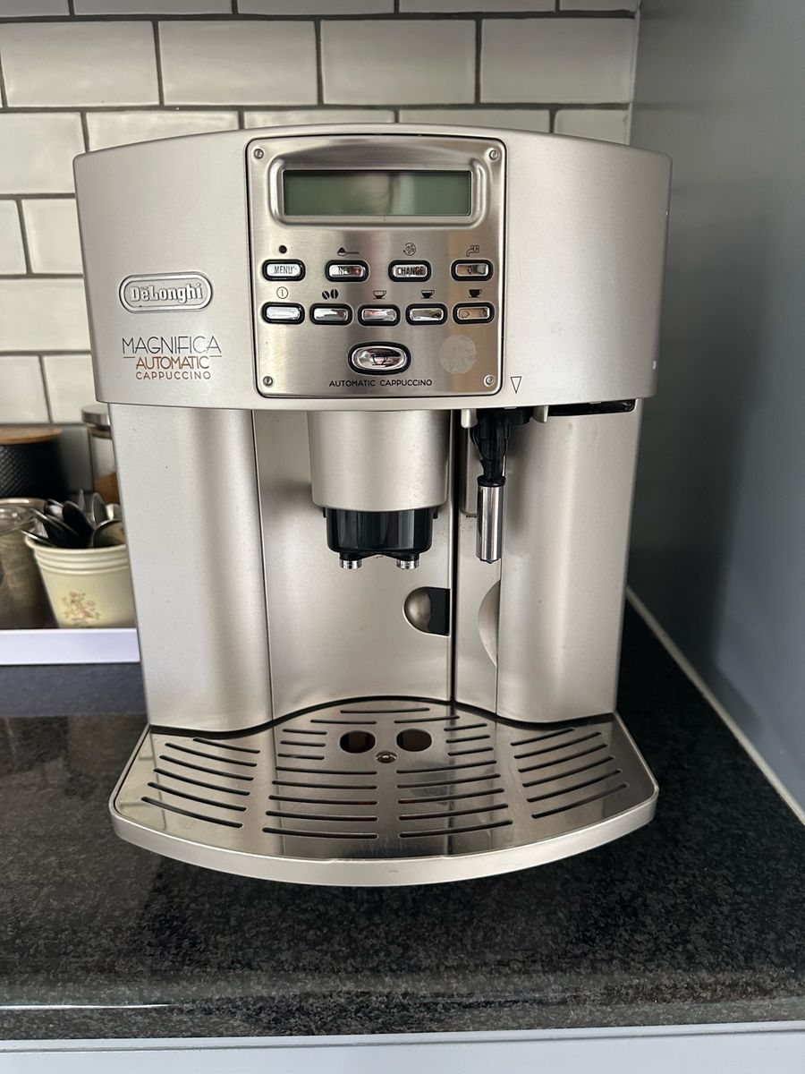 Home DeLonghi Magnifica Automatic Cappuccino Yaga SA