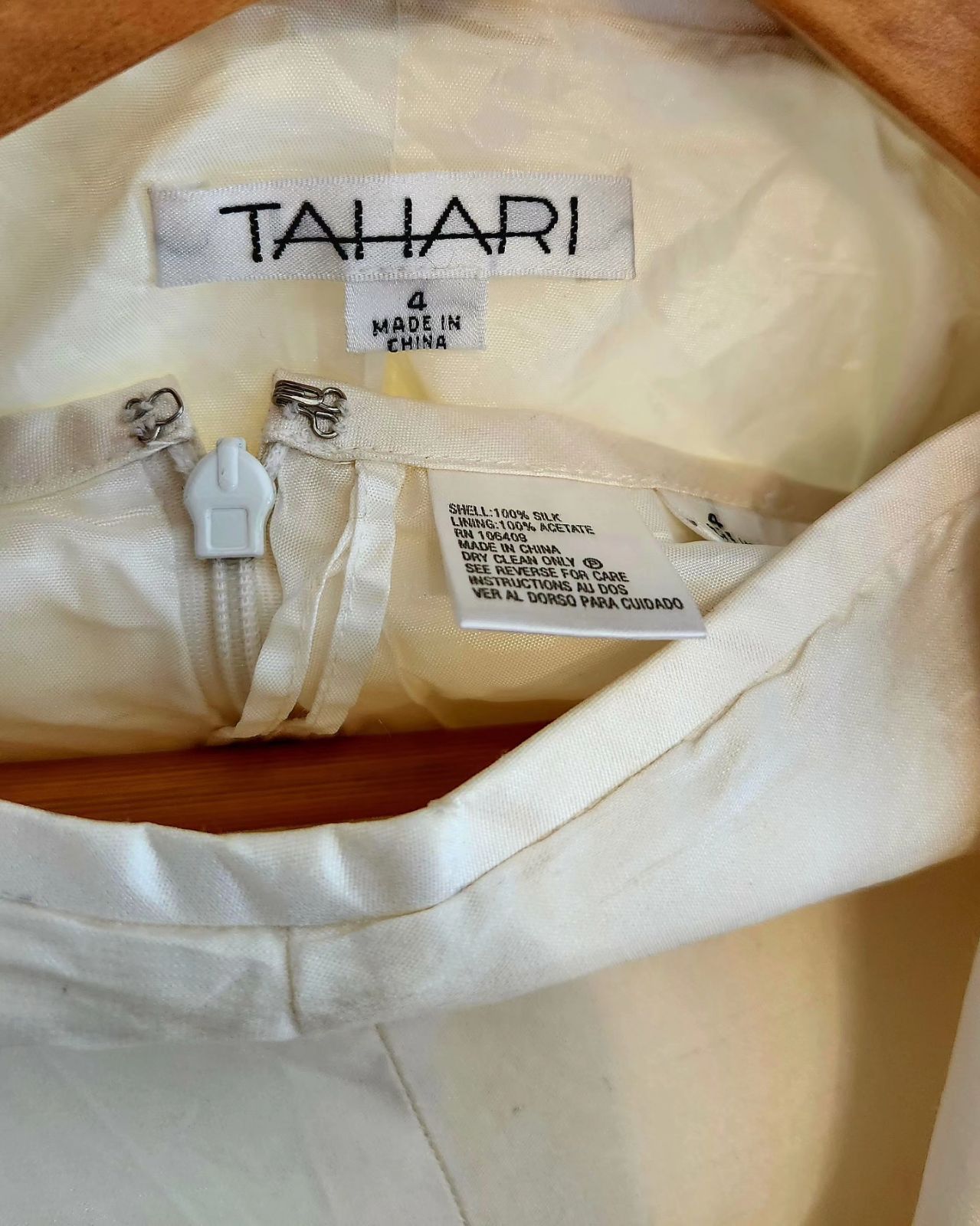 Tahari rn106409 2024