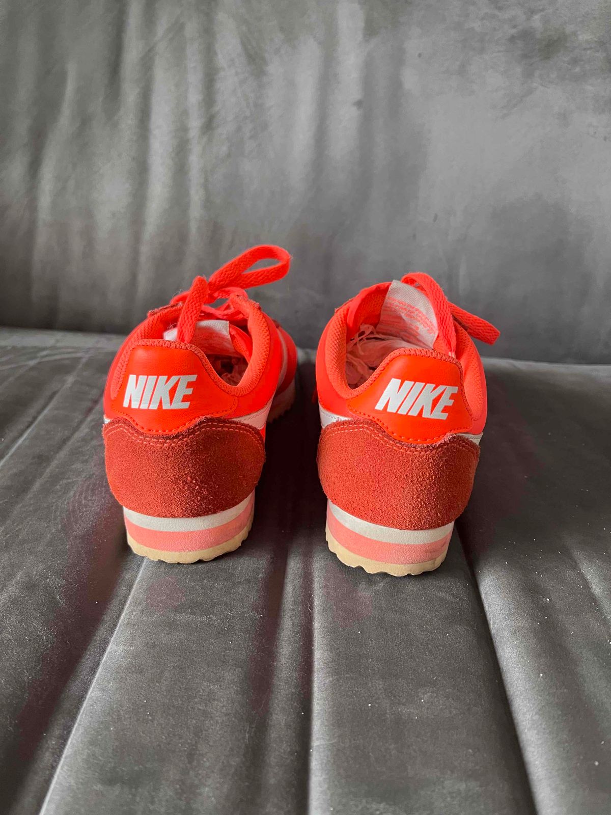 Red nike hot sale cortez womens