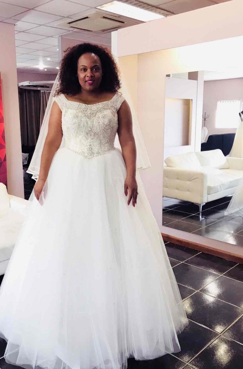 Women Eurobride white wedding dress Yaga SA
